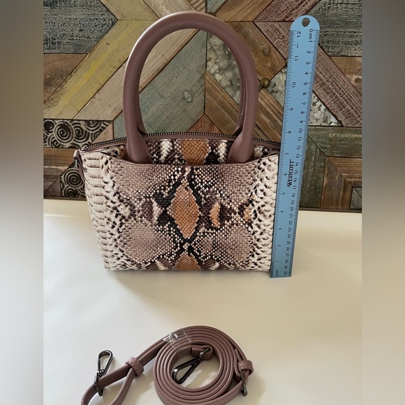 A New Day Bag Medium Size - Picture 2 of 5